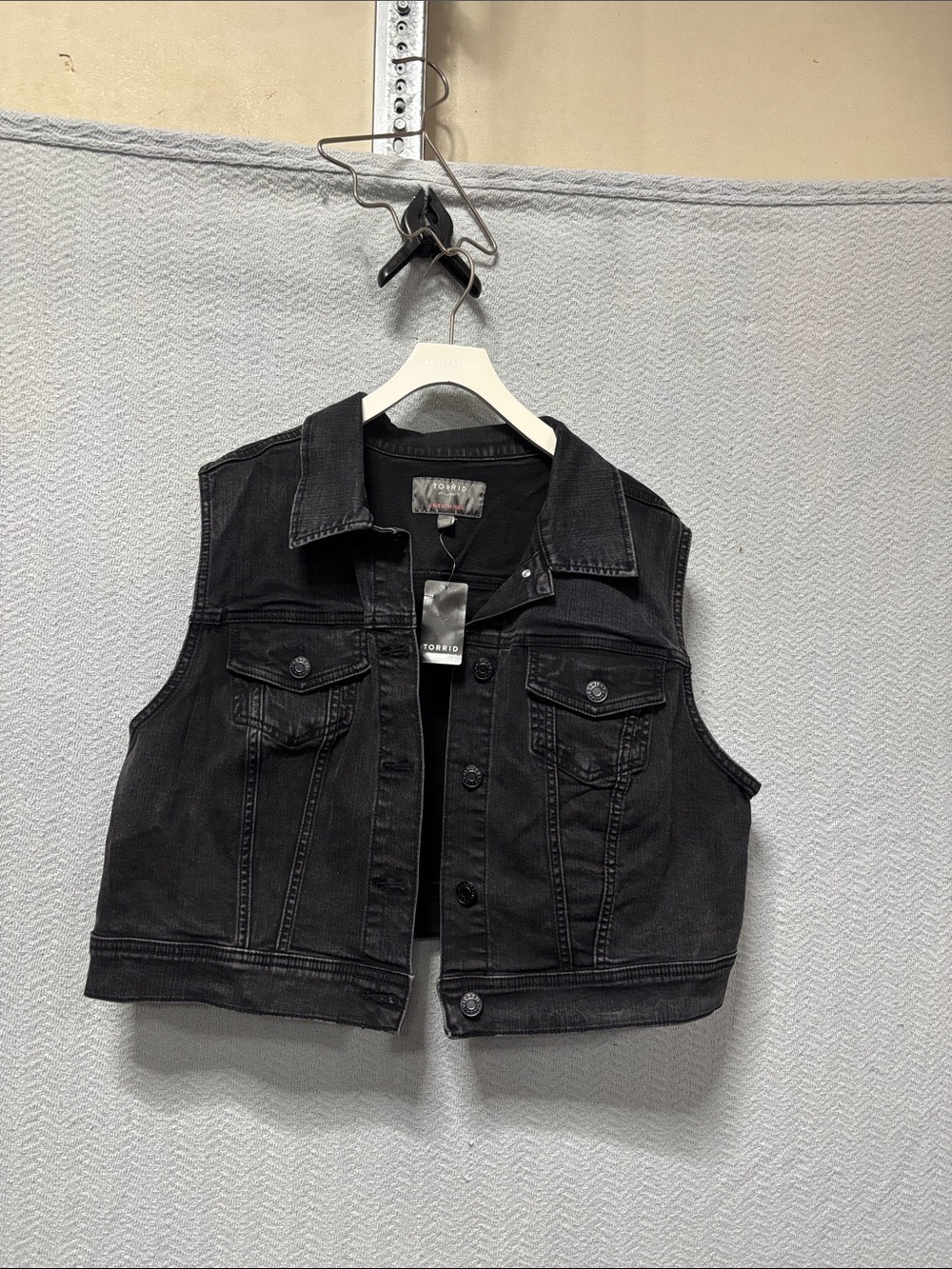 Torrid size 1 black denim cropped jacket NWT